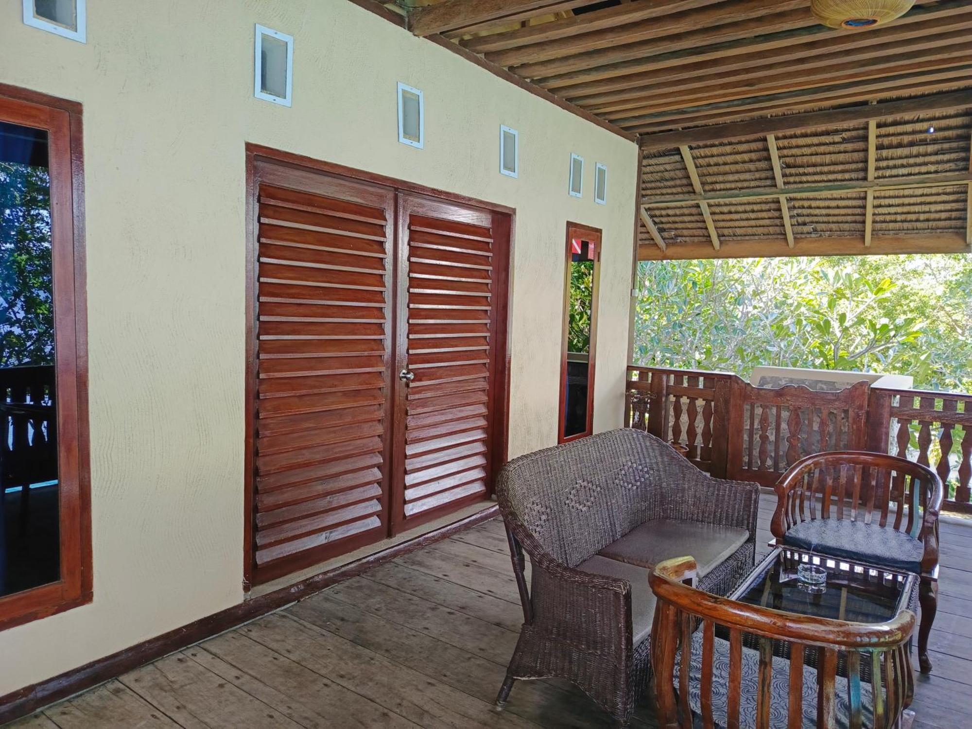 Prince John Dive Resort Donggala Экстерьер фото